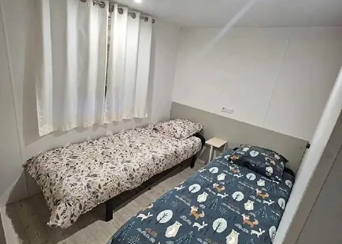De Kamp alanı Charlieu