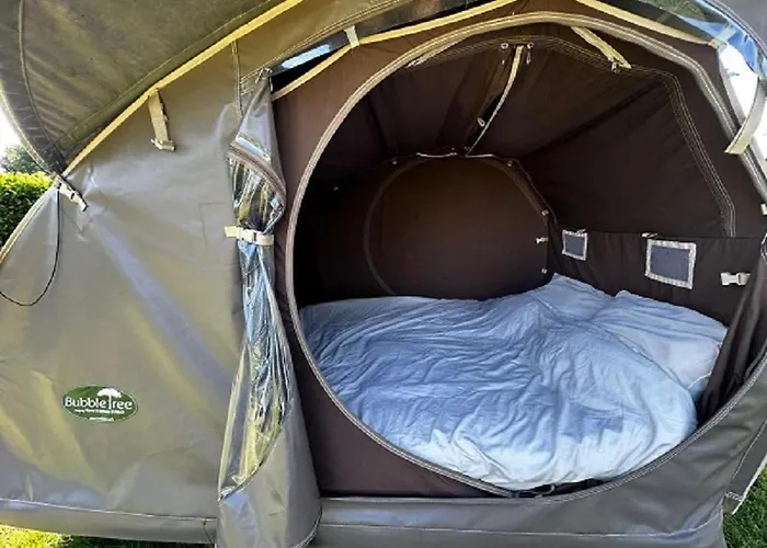 De Kamp alanı Charlieu