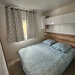 De